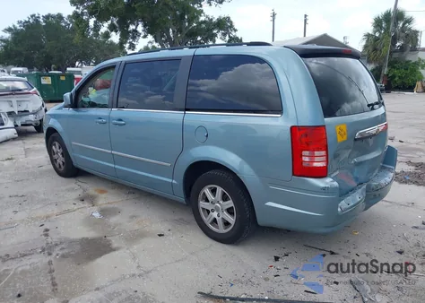 2010 Chrysler Town & Country Touring из США, поврежденный, VIN 2A4RR5D19AR309206